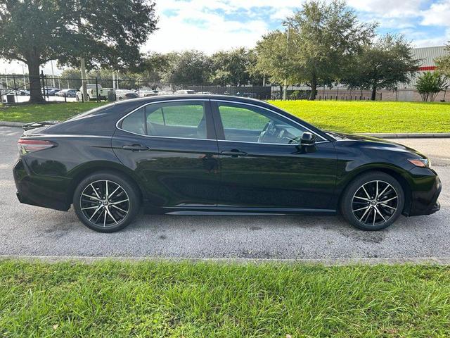 Photo of 2024 Midnight Black Metallic Toyota Camry