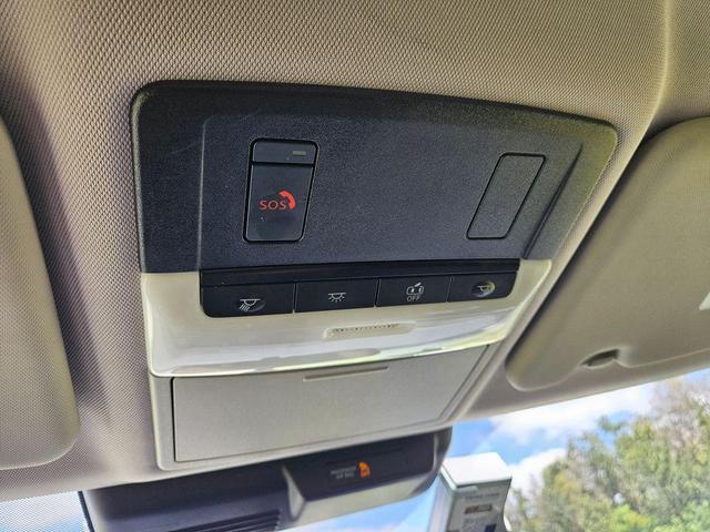 Photo of 2023 Mercury Gray Metallic Mitsubishi Outlander