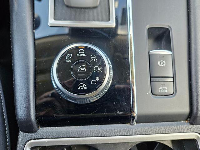 Photo of 2023 Mercury Gray Metallic Mitsubishi Outlander