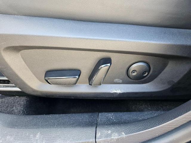 Photo of 2023 Mercury Gray Metallic Mitsubishi Outlander