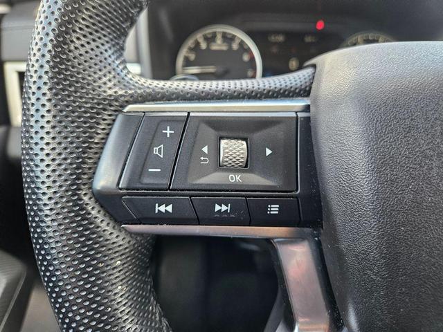 Photo of 2023 Mercury Gray Metallic Mitsubishi Outlander