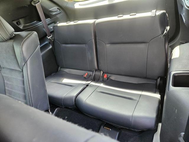 Photo of 2023 Mercury Gray Metallic Mitsubishi Outlander