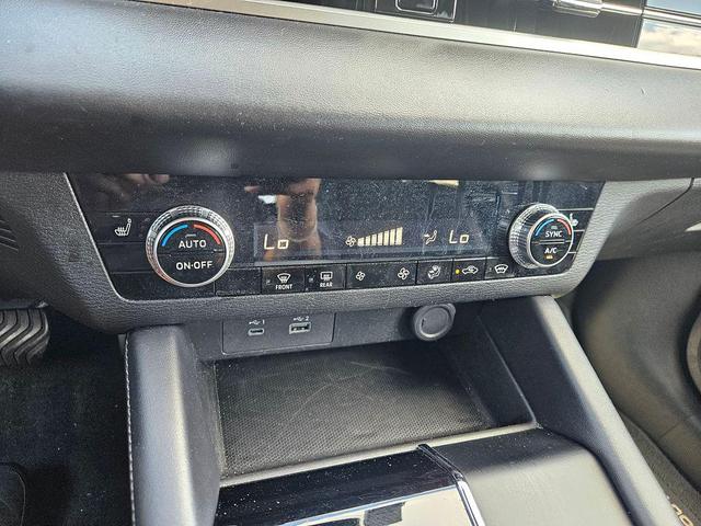 Photo of 2023 Mercury Gray Metallic Mitsubishi Outlander