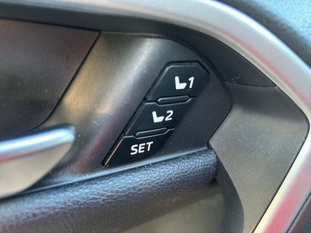 Photo of 2021 Midnight Black Metallic Toyota RAV4