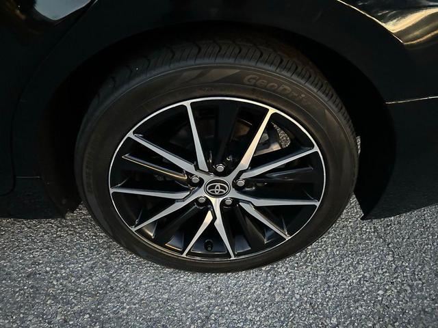 Photo of 2021 Midnight Black Metallic Toyota Camry