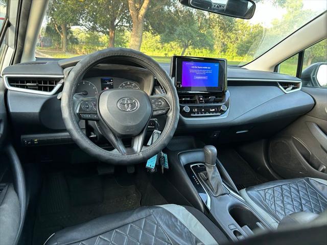 Photo of 2023 Classic Silver Metallic Toyota Corolla