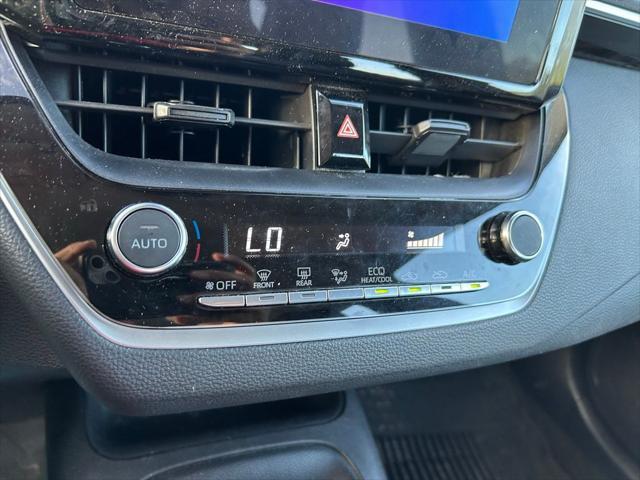 Photo of 2023 Classic Silver Metallic Toyota Corolla