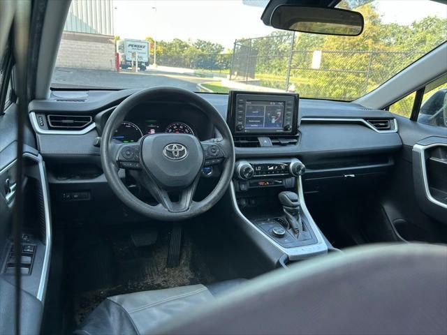 Photo of 2022 Silver Sky Metallic Toyota RAV4 Hybrid