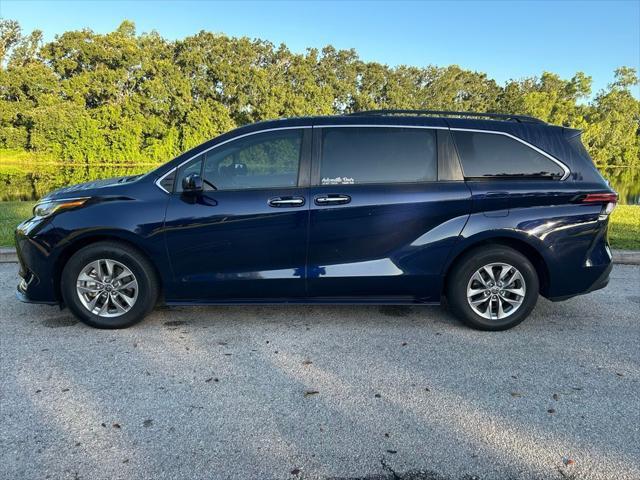 Photo of 2022 Predawn Gray Mica Toyota Sienna