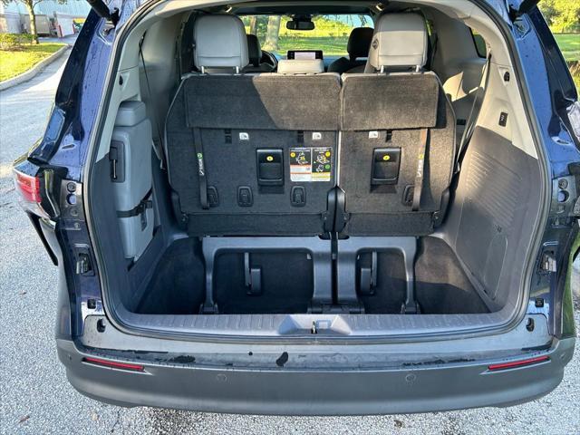 Photo of 2022 Predawn Gray Mica Toyota Sienna