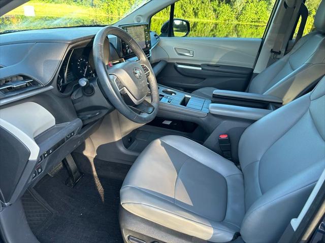 Photo of 2022 Predawn Gray Mica Toyota Sienna