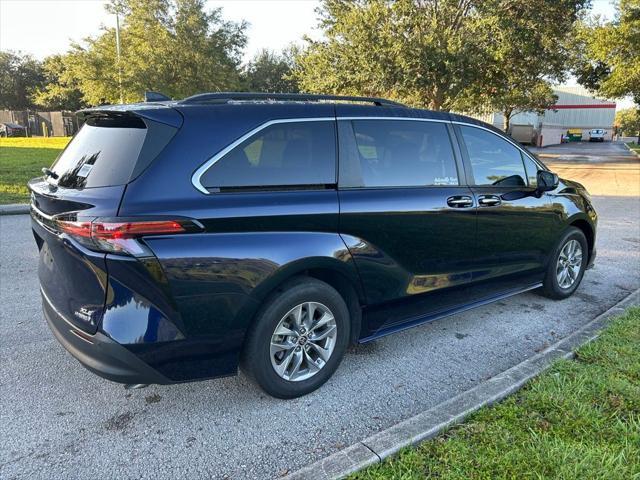Photo of 2022 Predawn Gray Mica Toyota Sienna