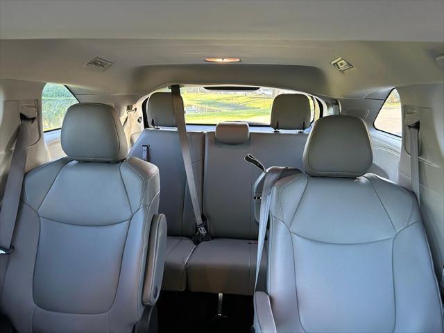 Photo of 2022 Predawn Gray Mica Toyota Sienna