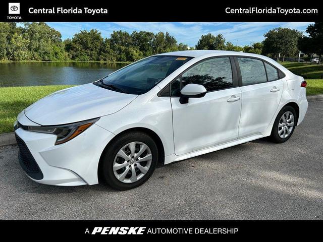 Photo of 2021 Super White Toyota Corolla