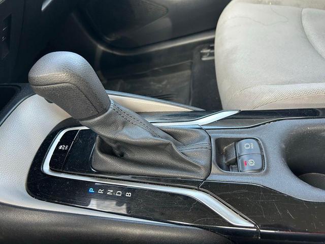 Photo of 2021 Super White Toyota Corolla