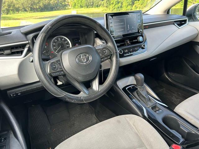 Photo of 2021 Super White Toyota Corolla