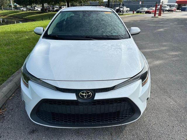 Photo of 2021 Super White Toyota Corolla