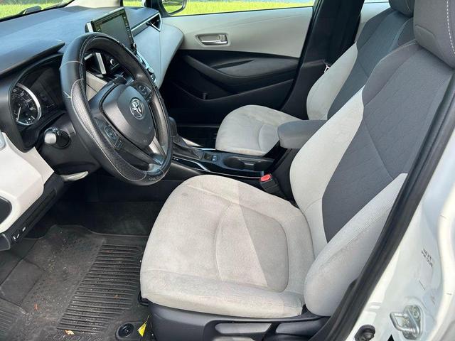 Photo of 2021 Super White Toyota Corolla