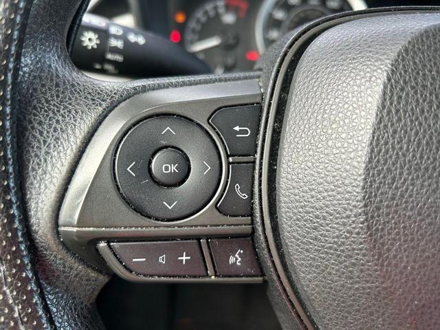 Photo of 2021 Super White Toyota Corolla