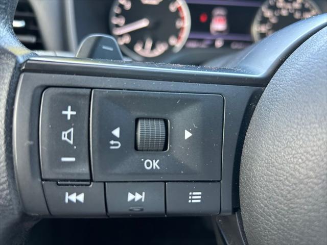 Photo of 2023 Super Black Nissan Rogue