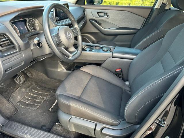 Photo of 2023 Super Black Nissan Rogue