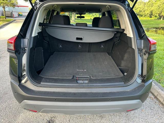 Photo of 2023 Super Black Nissan Rogue