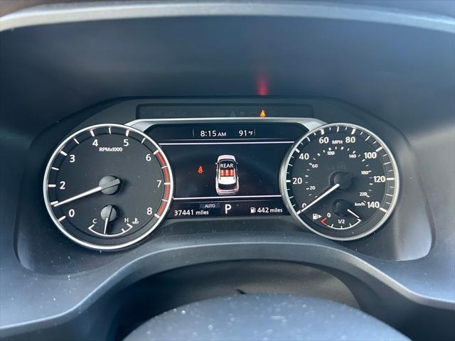 Photo of 2023 Super Black Nissan Rogue