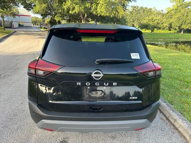 Photo of 2023 Super Black Nissan Rogue