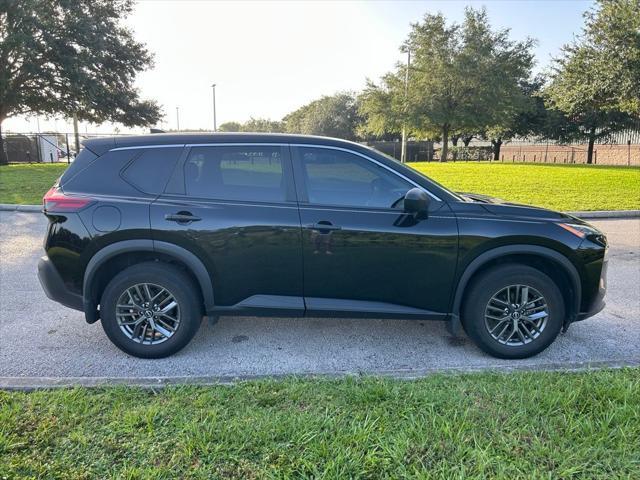 Photo of 2023 Super Black Nissan Rogue