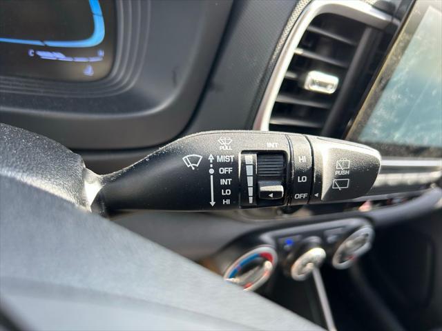 Photo of 2023 Black Noir Pearl Hyundai VENUE