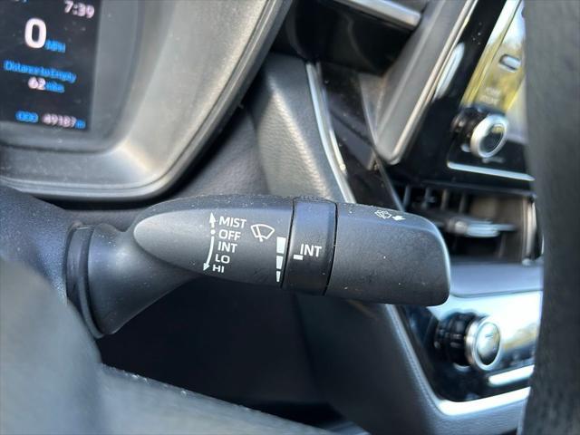 Photo of 2022 Celestite Toyota Corolla