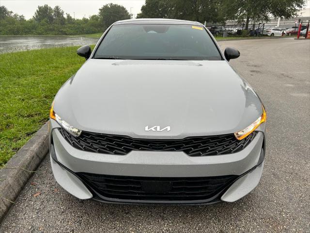 Photo of 2023 Wolf Gray Kia K5