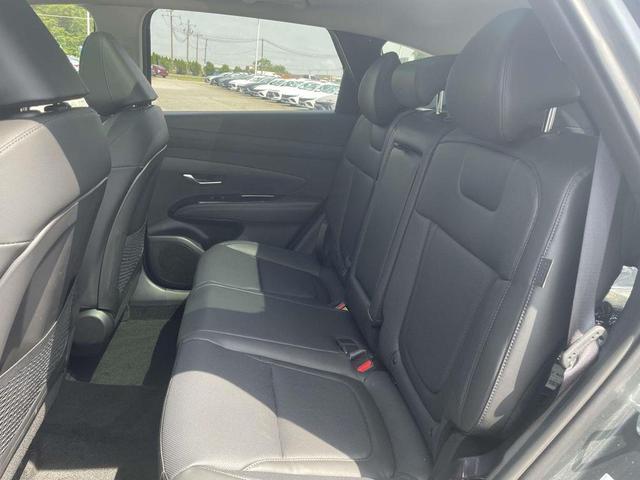 Photo of 2025 Amazon Gray Hyundai TUCSON Hybrid