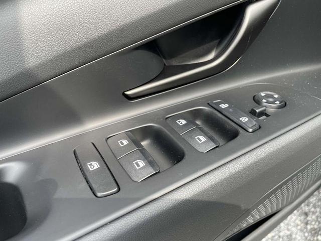 Photo of 2025 Black Hyundai ELANTRA HEV