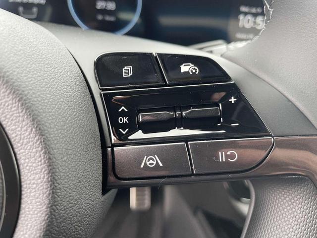 Photo of 2025 Black Hyundai ELANTRA HEV
