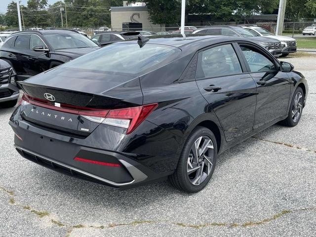 Photo of 2025 Black Hyundai ELANTRA HEV