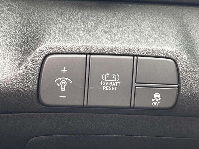 Photo of 2025 Black Hyundai ELANTRA HEV
