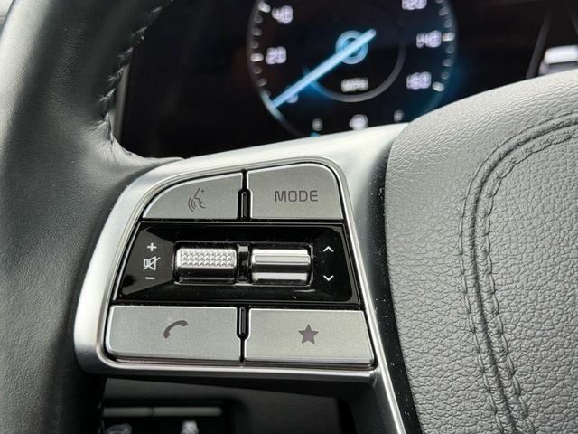 Photo of 2024 Glacial White Pearl Kia Telluride