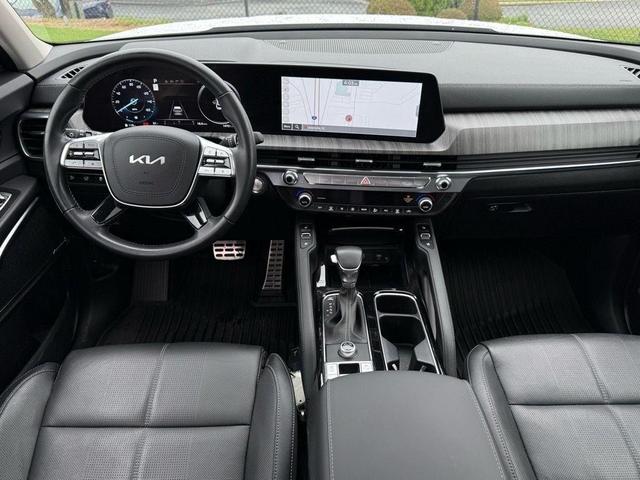 Photo of 2024 Glacial White Pearl Kia Telluride