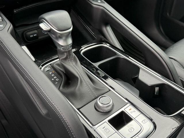 Photo of 2024 Glacial White Pearl Kia Telluride