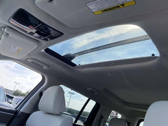 Photo of 2026 White Hyundai SANTA FE HEV