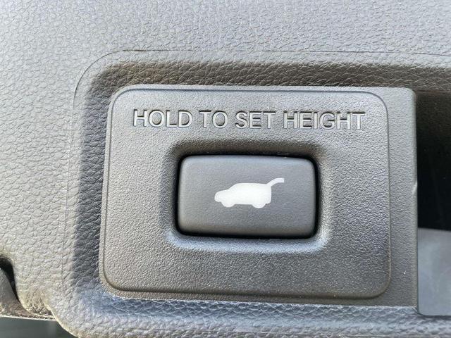 Photo of 2023 Platinum White Pearl Acura RDX