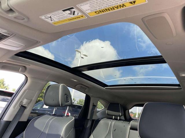 Photo of 2023 Platinum White Pearl Acura RDX