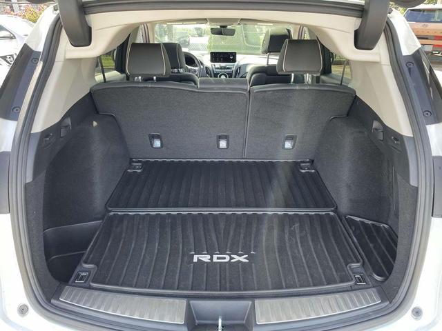 Photo of 2023 Platinum White Pearl Acura RDX