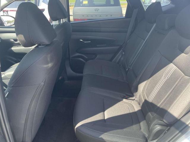 Photo of 2025 Shimmering Silver Hyundai TUCSON