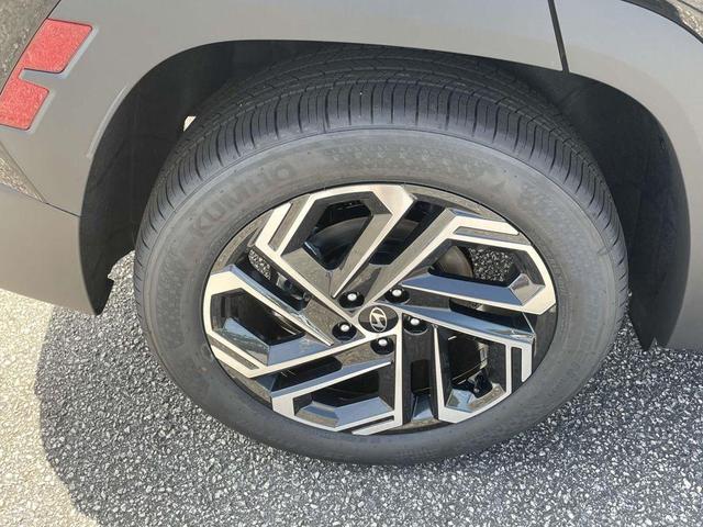 Photo of 2025 Phantom Black Hyundai TUCSON