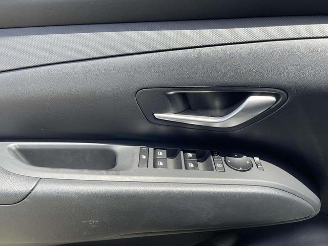 Photo of 2025 White Pearl Hyundai TUCSON