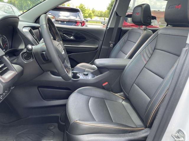 Photo of 2024 Summit White GMC Terrain