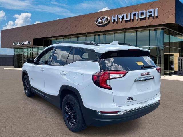 Photo of 2024 Summit White GMC Terrain