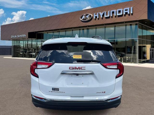 Photo of 2024 Summit White GMC Terrain